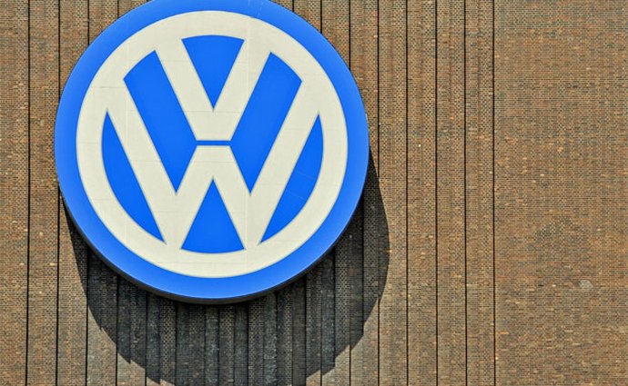 Volkswagen dramaticky snižuje plány výroby