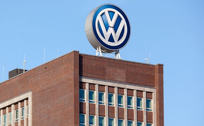 VW chce do pěti let ušetřit 3,7 miliardy eur. Kde je vezme?