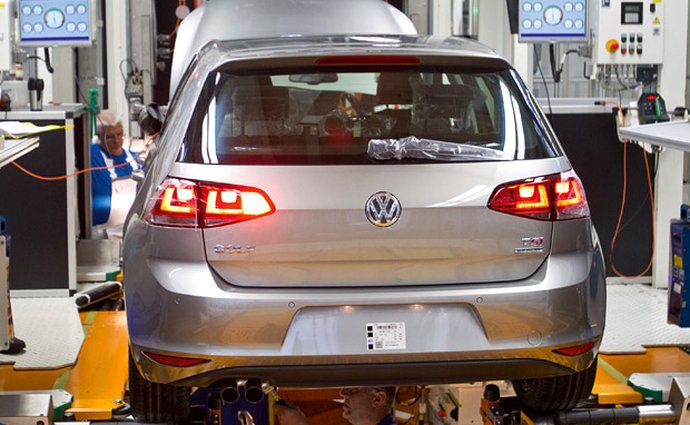 O Volkswagen Golf VII je zájem, automobilka zvyšuje výrobu