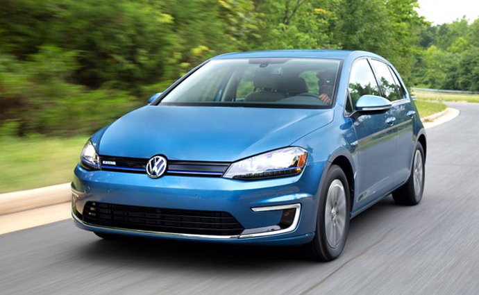 Volkswagen e-Golf musí v USA do servisu. Může mu zkolabovat baterie.