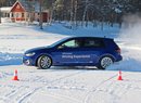 S Volkswagenem Golf R v ledovém království: Drifty, bouračky a Bam Bam! (+videa)