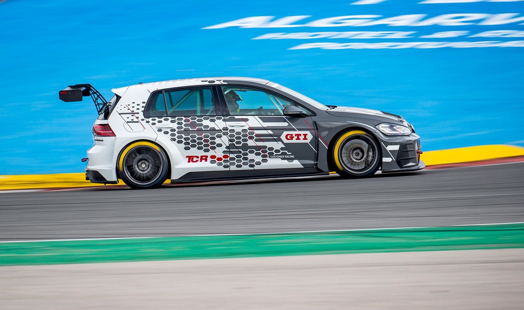 Volkswagen Golf GTI TCR Racecar