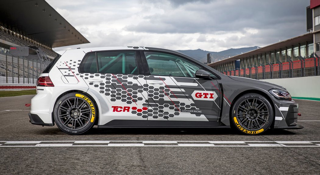 Volkswagen Golf GTI TCR Racecar