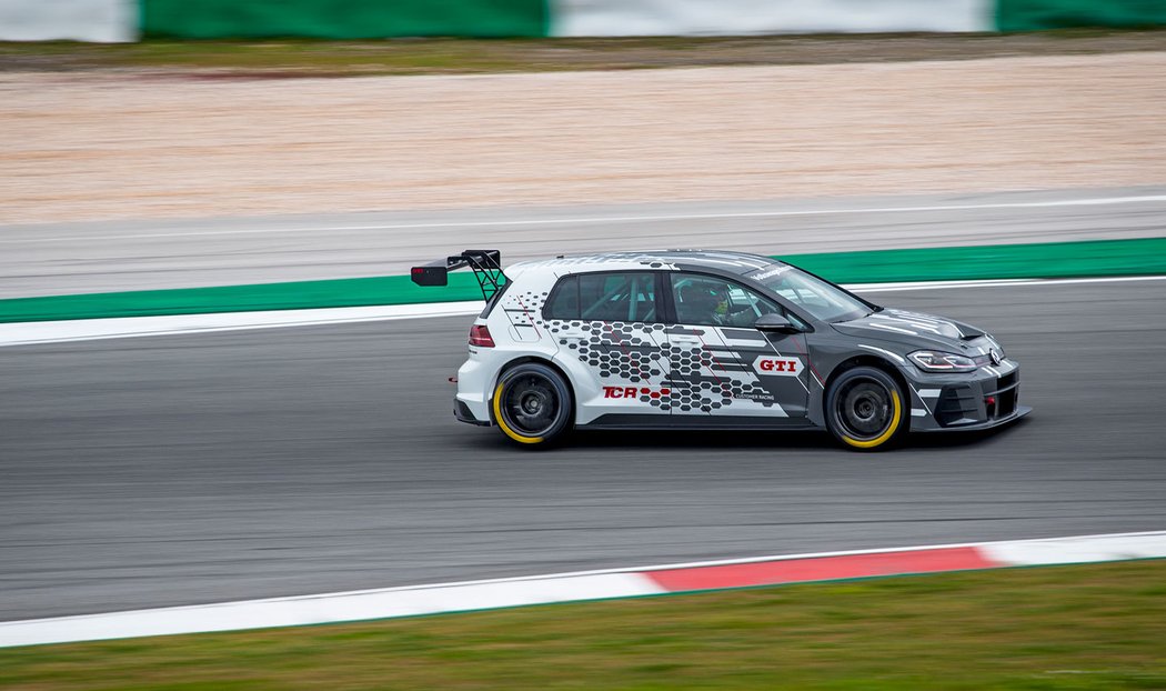 Volkswagen Golf GTI TCR Racecar