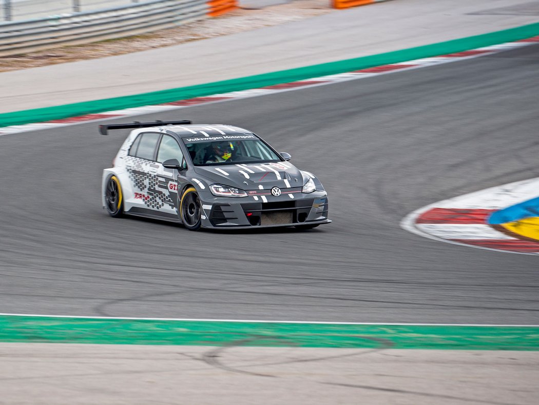 Volkswagen Golf GTI TCR Racecar