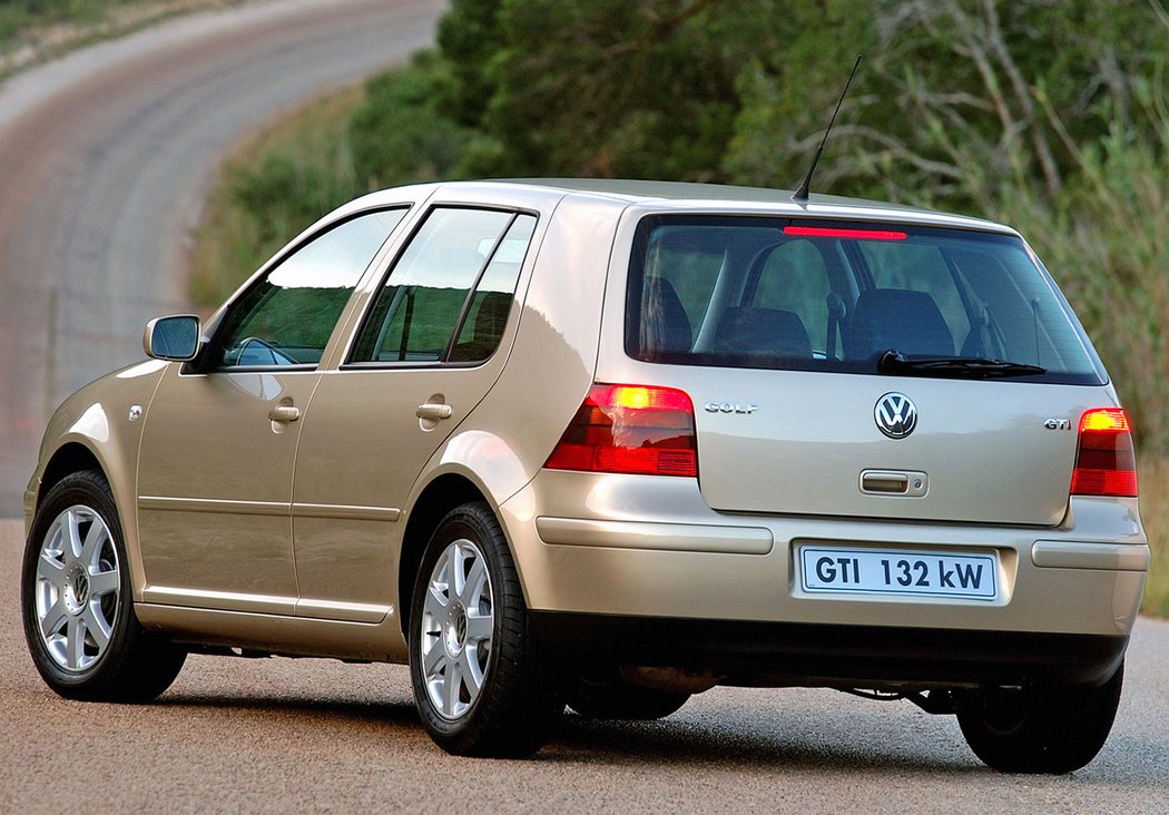 Volkswagen Golf GTI (2003)