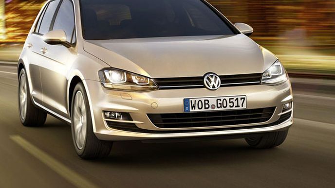To je on: Volkswagen Golf sedmé generace. Lehčí, elegantnější a se spotřebou 3,2 l/100 km To je on: Volkswagen Golf sedmé generace. Lehčí, elegantnější a se spotřebou 3,2 l/100 km