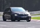 Video: Volkswagen Golf R už testuje na Nürburgringu