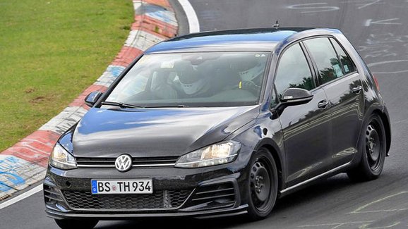 Nový VW Golf: Osmá generace už krouží na Nürburgringu!
