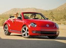 Volkswagen Beetle Cabriolet přijíždí s plátěnou střechou a sedmi motory