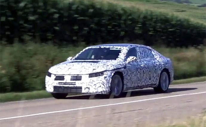 Spy video: Volkswagen už testuje nové CC a Polo. Tahle auta nepoznáte!