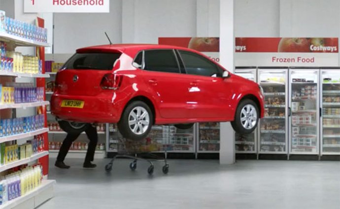 Reklamy, které stojí za to: VW Polo jako housky na krámě
