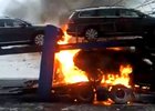 Video: Požár tahače zničil čtyři Volkswageny Passat