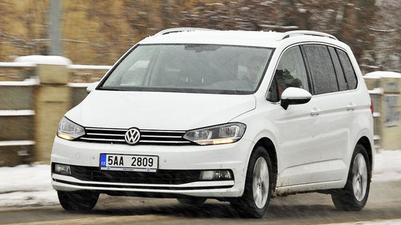 TEST Volkswagen Touran 1.2 TSI – K čemu TDI?