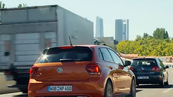 VW stahuje televizní reklamu na Polo, která běží i u nás. Prý zveličuje bezpečnostní asistenty