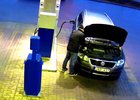 Video: Návštěva benzinové pumpy může být horor