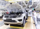 VW upřesnil investice do bratislavské továrny. Kolik dá na Superb s Passatem?