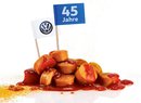Skandál v továrnách Volkswagenu! V kantýnách oblíbený currywurst nechutná tak jako dříve