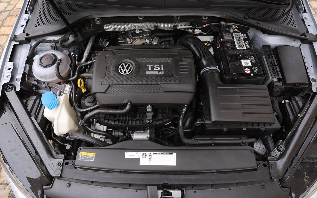 Volkswagen Golf R Performance