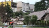 V Českém Těšíně srovnala exploze dům se zemí: Hasiči hledají zraněné