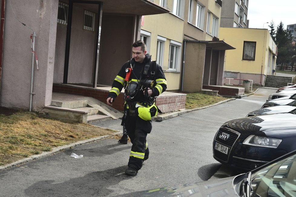 V Michli došlo k výbuchu v šachtě, na místě zasahují záchranné složky.