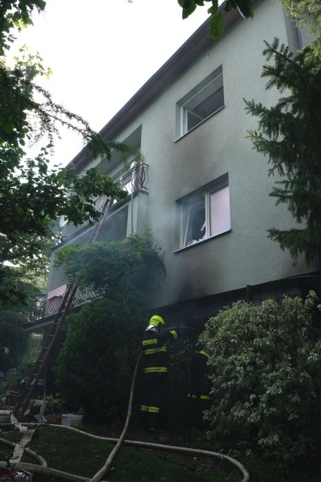 Ve Strahovicích na Opavsku vybuchl rodinný domek. Jeden muž zahynul. Domu, kde bydlel s rodiči a bratrem, hrozí demolice.