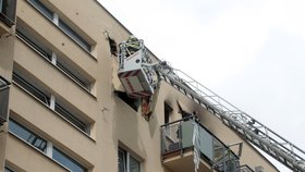 Exploze plynu zničila byt v pátém poschodí panelového domu