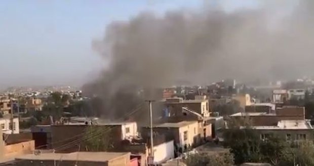 Další exploze v Kábulu: USA zasáhly sebevrahy ISIS. Atentátníci se chtěli odpálit