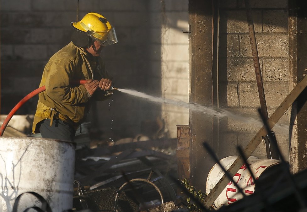 Loni výbuch pyrotechniky zlikvidoval tržnici v Mexico City.