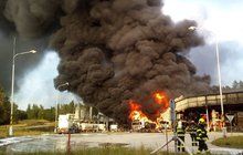Vyšetřují požár ve skladu pohonných hmot: Výbuch za 70 milionů!