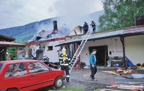 Tragédie v Morávce: Vybuchl mu dům, oběsil se!