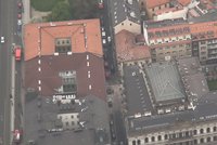 EXKLUZIVNĚ: Letecké záběry z místa výbuchu v centru Prahy