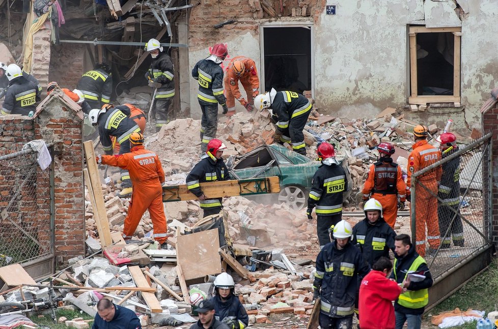 Výbuch plynu srovnal obytný dům v polském Slezsku se zemí