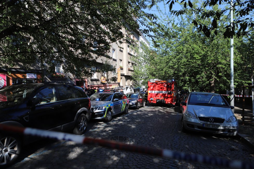 V jednom z domů v ulici Soběslavská došlo k výbuchu plynu. (23. června 2022)