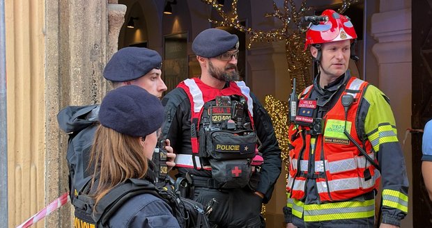 Drama u Václaváku: Tři zranění po výbuchu plynového ohřívače v restauraci!