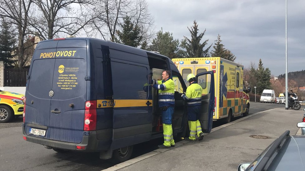 V Michli došlo k výbuchu v šachtě, na místě zasahují záchranné složky.