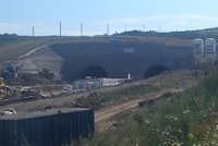 Výbuch v tunelu na Slovensku: Jeden mrtvý, pět zraněných