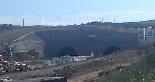 Ve slovenském tunelu nedaleko Levoče došlo k výbuchu. 
