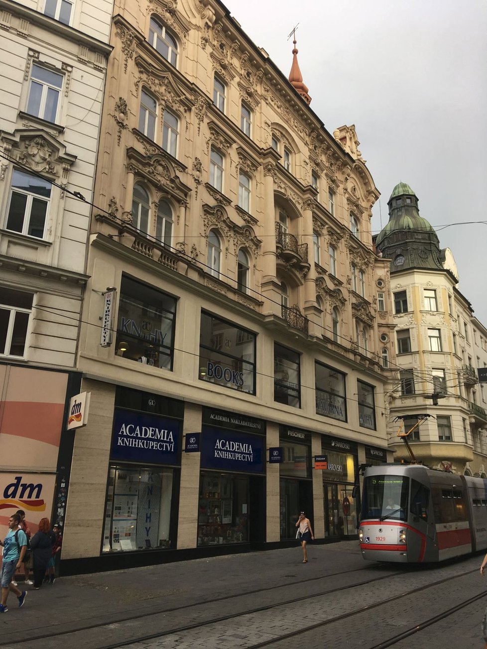 Současný pohled na někdejší hotel z náměstí Svobody.