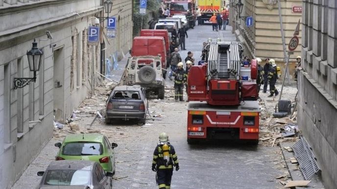 Výbuch v pražské Divadelní ulici