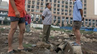 Peking rozpoutal masivní cenzuru, ruší weby píšící o Tchien-ťinu Peking rozpoutal masivní cenzuru, ruší weby píšící o Tchien-ťinu