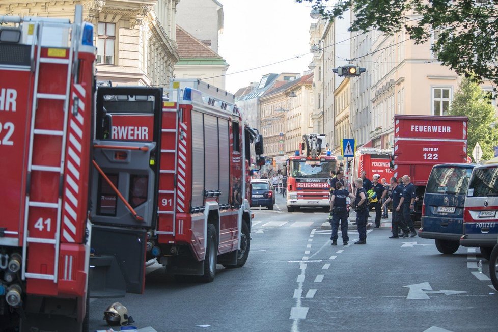 Čtvrtí jižně od centra Vídně otřásl ve středu mohutný výbuch.