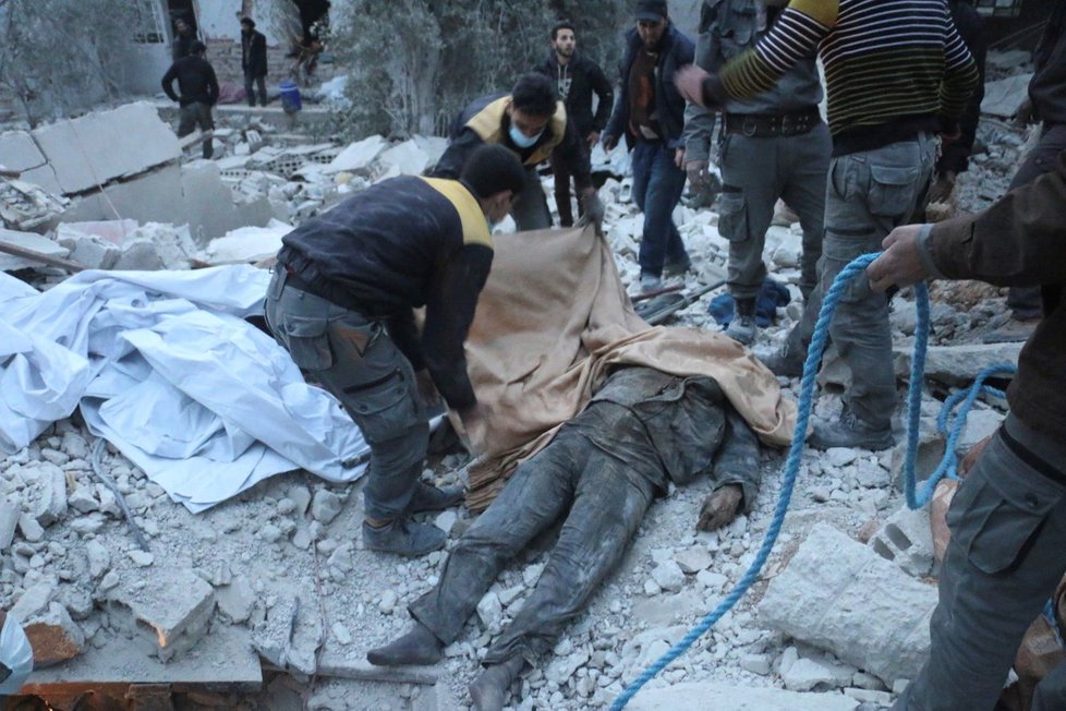 Bombardování podporující postup vládních vojsk si už vyžádalo životy stovek civilistů.