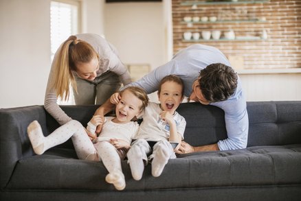 Od vařečky k neustálému rozvíjení: Jak se změnila výchova v Česku? 