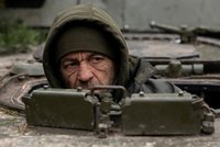 Velitel výsadkářů si postěžoval na nezkušené vojáky na frontě. Poslali ho cvičit nováčky