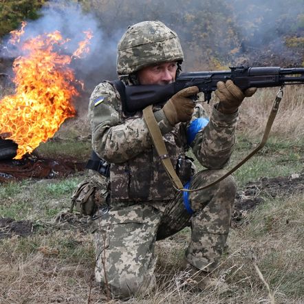 Jefin Fištejn: Připravujeme se na válku, ale zapomněli jsme, co skutečně znamená bojovat Jefin Fištejn: Připravujeme se na válku, ale zapomněli jsme, co skutečně znamená bojovat