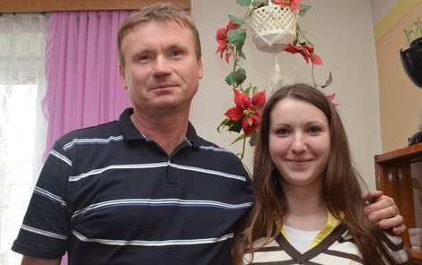 Jaromír Michl se starší dcerou Klárou (22), která se za něj postavila.