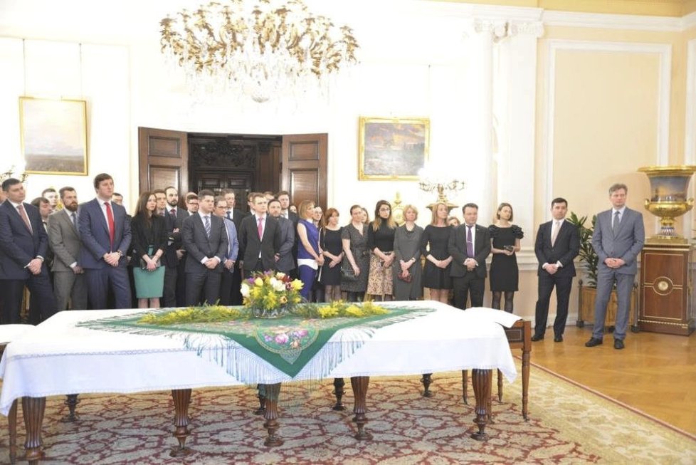 Ruský velvyslanec v Británii Alexandr Jakověnko pro vyhoštěné diplomaty uspořádal slavnostní večeři.