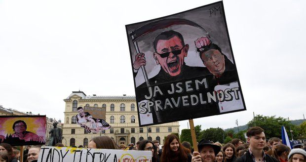 „Tady ti řepka nepokvete.“ Studenti v Praze protestovali proti Babišovi i Benešové