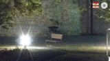Postrach jižní Moravy: Hledají nočního fantoma na kole, vykradl už desítky aut  